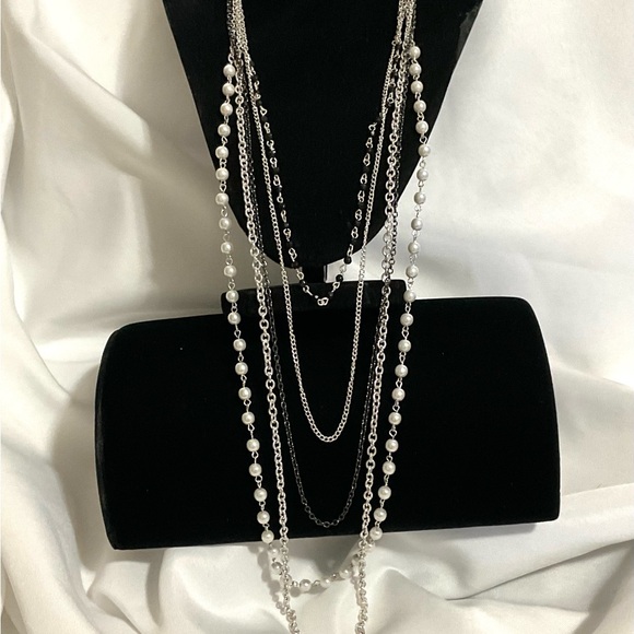 5 Strand Claire’s Necklace - Picture 2 of 8